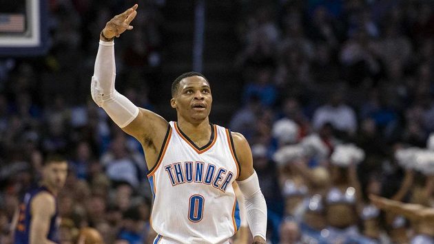 Russell Westbrook během utkání Oklahomy s Phoenixem. Russell Westbrook během utkání Oklahomy s Phoenixem.