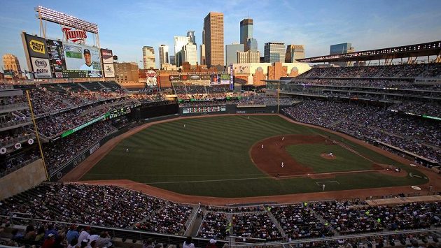 Stadion Minnesoty Twins během utkání baseballové MLB proti New Yorku Yankees. Ilustrační foto. Stadion Minnesoty Twins během utkání baseballové MLB proti New Yorku Yankees. Ilustrační foto.