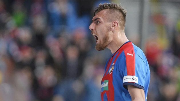 Střelec Tomáš Chorý z Plzně oslavuje gól proti Liberci. Střelec Tomáš Chorý z Plzně oslavuje gól proti Liberci.