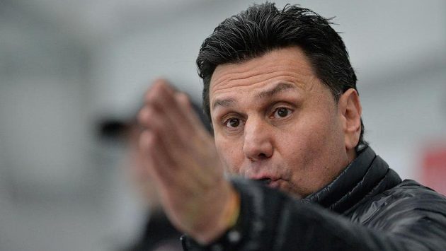 Trenér hokejistů Chomutova Vladimír Růžička Trenér hokejistů Chomutova Vladimír Růžička