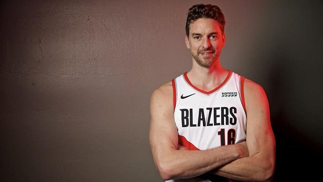 Hvězdný Pau Gasol si po operaci nohy v NBA za Portland nezahraje. Hvězdný Pau Gasol si po operaci nohy v NBA za Portland nezahraje.