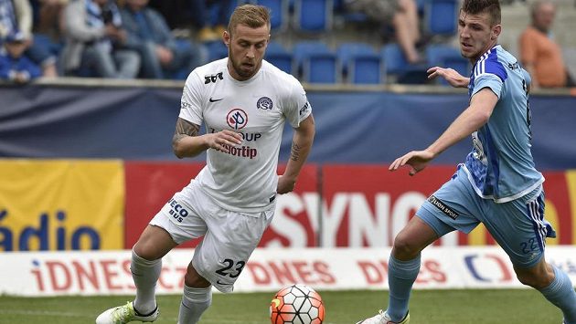 Zleva Petr Reinberk ze Slovácka a Ladislav Takács z Mladé Boleslavi. Zleva Petr Reinberk ze Slovácka a Ladislav Takács z Mladé Boleslavi.