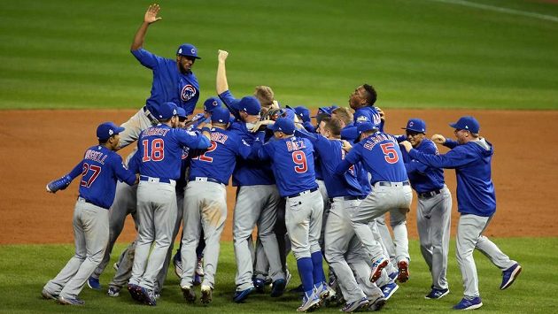 Radost baseballistů Chicago Cubs. Radost baseballistů Chicago Cubs.