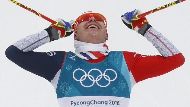 Překvapivý olympijský vítěz závodu ve skiatlonu - Simen Hegstad Krüger z Norska. Překvapivý olympijský vítěz závodu ve skiatlonu - Simen Hegstad Krüger z Norska.