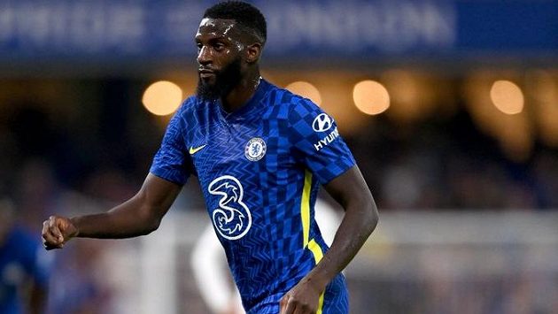 Záložník Tiémoué Bakayoko se vrací z Chelsea na hostování do AC Milán. Záložník Tiémoué Bakayoko se vrací z Chelsea na hostování do AC Milán.