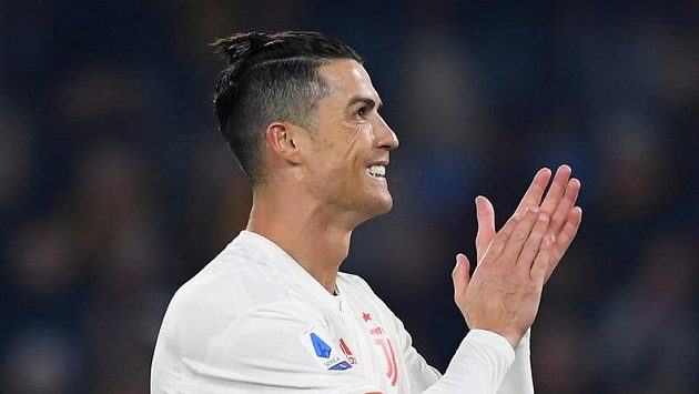 Fotbalista Juventusu Turín Cristiano Ronaldo se gólově prosadil v utkání 19. kola Serie A proti AS Řím Fotbalista Juventusu Turín Cristiano Ronaldo se gólově prosadil v utkání 19. kola Serie A proti AS Řím
