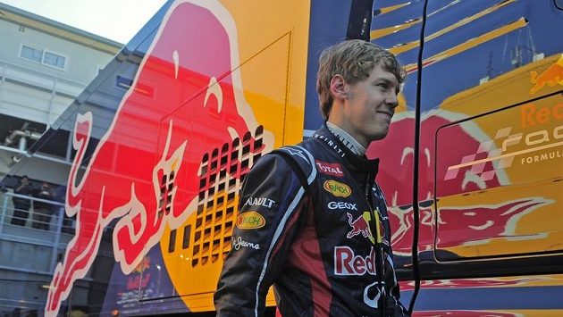 Sebastian Vettel během testování v Barceloně Sebastian Vettel během testování v Barceloně