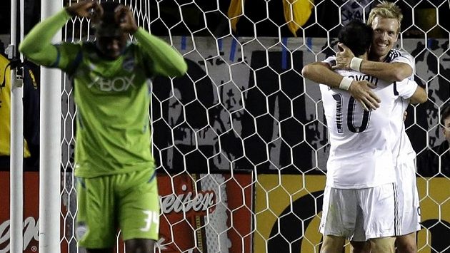Robbie Keane se raduje z gólu do sítě Seattlu. Robbie Keane se raduje z gólu do sítě Seattlu.