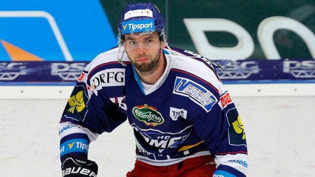 Obránce Richard Stehlík v dresu Komety Brno. Obránce Richard Stehlík v dresu Komety Brno.