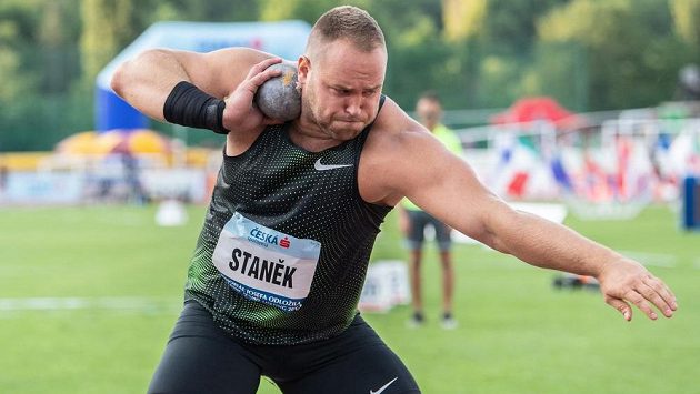 Koulař Tomáš Staněk při Memoriálu Josefa Odložila. Koulař Tomáš Staněk při Memoriálu Josefa Odložila.