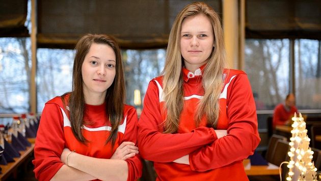 Hana Sládečková (vlevo) a Denisa Ratajová, hráčky finského SB-Pro a opory florbalové reprezentace. Hana Sládečková (vlevo) a Denisa Ratajová, hráčky finského SB-Pro a opory florbalové reprezentace.
