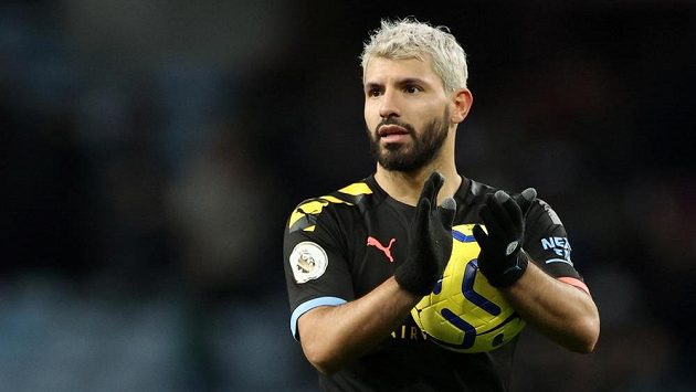Argentinský fotbalista Sergio Agüero se díky hattricku v nedělním utkání s Aston Villou stal nejlepším střelcem mezi cizinci v anglické lize. Argentinský fotbalista Sergio Agüero se díky hattricku v nedělním utkání s Aston Villou stal nejlepším střelcem mezi cizinci v anglické lize.