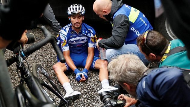 Zklamaný Julian Alaphilippe na Tour de France. Zklamaný Julian Alaphilippe na Tour de France.