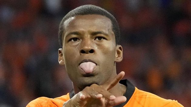 Nizozemec Georginio Wijnaldum se raduje po gólu proti Ukrajině. Nizozemec Georginio Wijnaldum se raduje po gólu proti Ukrajině.