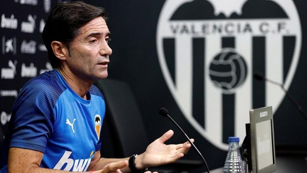 U fotbalistů Valencie skončil s okamžitou platností trenér Marcelino. U fotbalistů Valencie skončil s okamžitou platností trenér Marcelino.