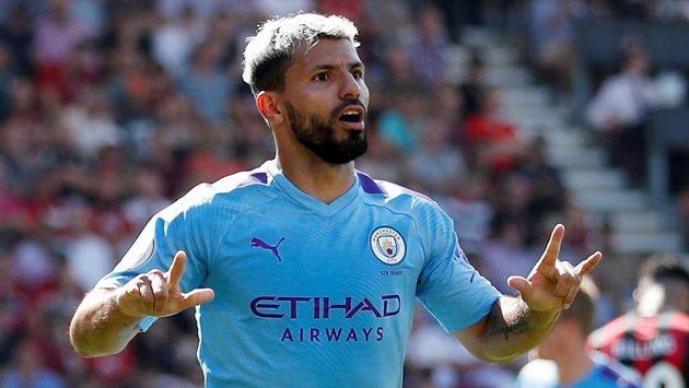 Sergio Agüero z Manchesteru City se raduje ze svého druhého gólu do sítě Bournemouthu. Sergio Agüero z Manchesteru City se raduje ze svého druhého gólu do sítě Bournemouthu.