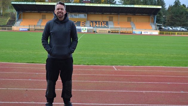 Trenér Sokolova a nedávná ikona Plzně Pavel Horváth na startu druhé ligy moc důvodů k úsměvu neměl. Trenér Sokolova a nedávná ikona Plzně Pavel Horváth na startu druhé ligy moc důvodů k úsměvu neměl.