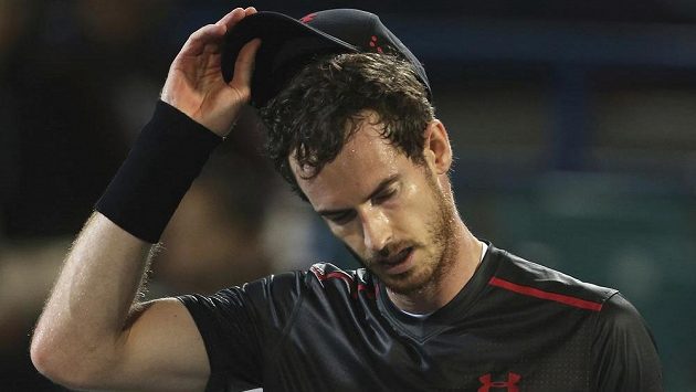 Andy Murray kvůli přetrvávajícím potížím s kyčlí odřekl start na Australian Open. Andy Murray kvůli přetrvávajícím potížím s kyčlí odřekl start na Australian Open.