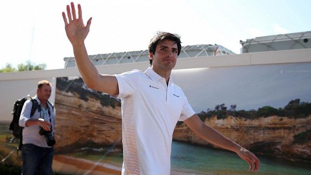 Španěl Carlos Sainz by měl podle německých médií nahradit Sebastana Vettela ve stáji Ferrari. Španěl Carlos Sainz by měl podle německých médií nahradit Sebastana Vettela ve stáji Ferrari.