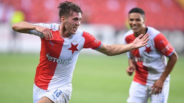 Sedmnáctiletý slávistický talent Daniel Samek slaví gól v utkání nejvyšší soutěže. Sedmnáctiletý slávistický talent Daniel Samek slaví gól v utkání nejvyšší soutěže.
