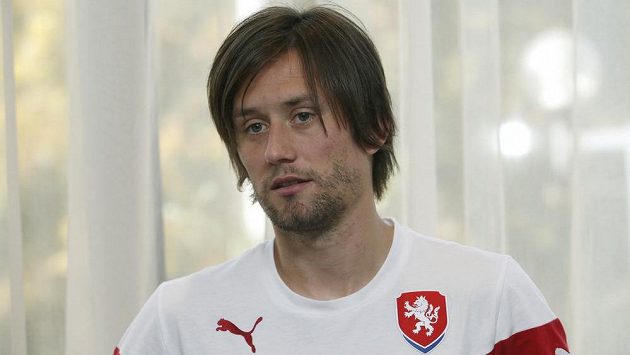Záložník Tomáš Rosický začne proti Kazachstánu na lavičce. Záložník Tomáš Rosický začne proti Kazachstánu na lavičce.