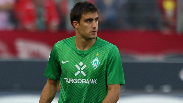Obránce Sokratis Papastathopulos posílí finalistu letošního ročníku Ligy mistrů Borussii Dortmund. Obránce Sokratis Papastathopulos posílí finalistu letošního ročníku Ligy mistrů Borussii Dortmund.