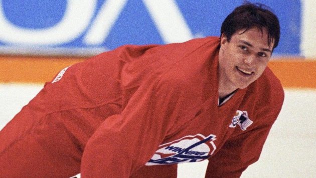 Finský útočník Teemu Selänne na snímku z roku 1993 při tréninku Winnipegu. Finský útočník Teemu Selänne na snímku z roku 1993 při tréninku Winnipegu.