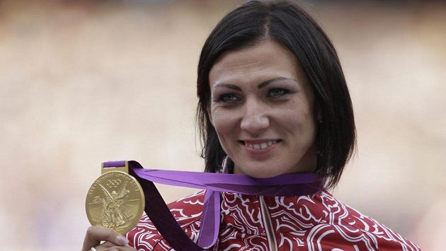 Ruská překážkářka Natalia Anťuchová se zlatou olympijskou medailí z Londýna. Ruská překážkářka Natalia Anťuchová se zlatou olympijskou medailí z Londýna.