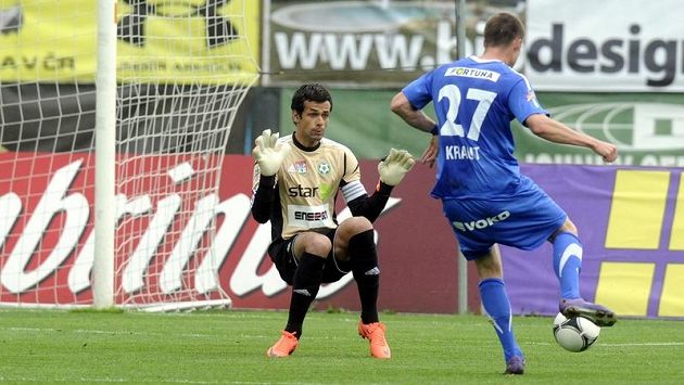 Sudí Večeřa chyboval v utkání Baníku s Příbramí. Sudí Večeřa chyboval v utkání Baníku s Příbramí.
