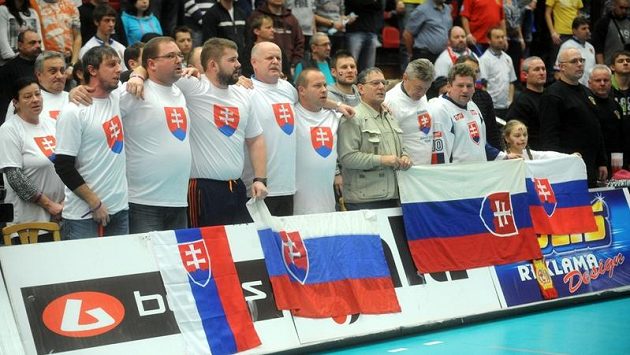 Slovenský nohejbalový tým na mistrovství světa v Nymburku Slovenský nohejbalový tým na mistrovství světa v Nymburku
