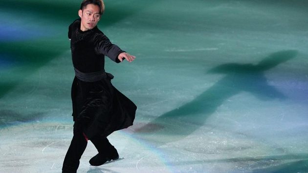 Daisuke Takahaši, který se loni po čtyřech letech vrátil k vrcholovému krasobruslení, odmítl nominaci na mistrovství světa. Dal přednost mladším krajanům. Daisuke Takahaši, který se loni po čtyřech letech vrátil k vrcholovému krasobruslení, odmítl nominaci na mistrovství světa. Dal přednost mladším krajanům.