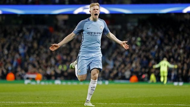 Kevin de Bruyne z Manchesteru City jásá po gólu proti Barceloně. Kevin de Bruyne z Manchesteru City jásá po gólu proti Barceloně.
