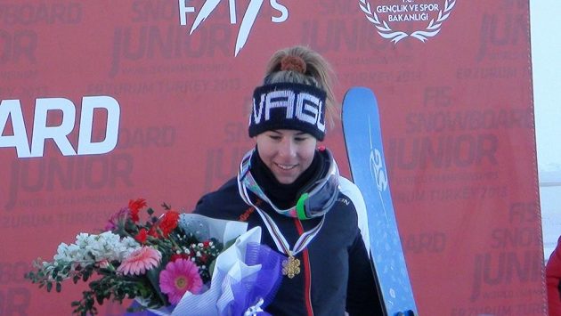 Snowboardistka Ester Ledecká po triumfu na juniorském mistrovství světa v Erzurumu. Snowboardistka Ester Ledecká po triumfu na juniorském mistrovství světa v Erzurumu.