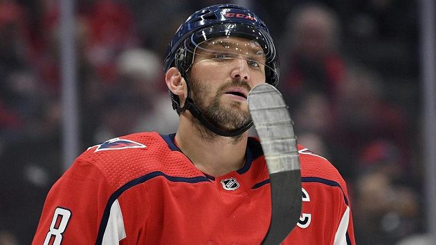 Kapitán Washingtonu Capitals Alexandr Ovečkin má magickou hranici na dosah. Kapitán Washingtonu Capitals Alexandr Ovečkin má magickou hranici na dosah.