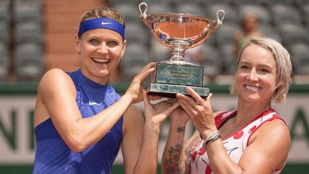 Lucie Šafářová se na French Open s Bethanií Mattekovou-Sandsovou nepředstaví. Lucie Šafářová se na French Open s Bethanií Mattekovou-Sandsovou nepředstaví.