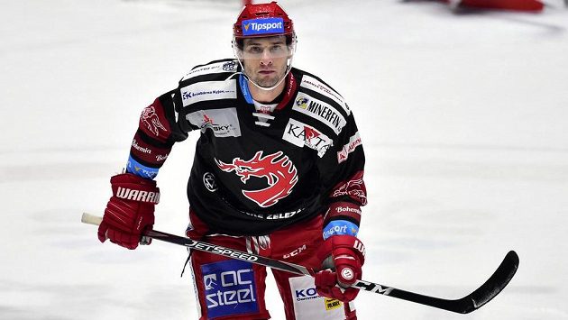 Třinecký hrdina Wojciech Wolski řádil na pardubickém ledě. Třinecký hrdina Wojciech Wolski řádil na pardubickém ledě.