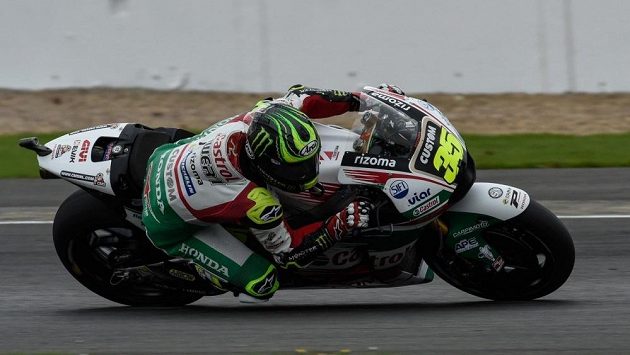 Cal Crutchlow na trati v Silverstonu. Cal Crutchlow na trati v Silverstonu.