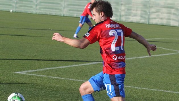 Andreas Ivanschitz v plzeňském dresu během utkání na soustředění ve Španělsku. Andreas Ivanschitz v plzeňském dresu během utkání na soustředění ve Španělsku.
