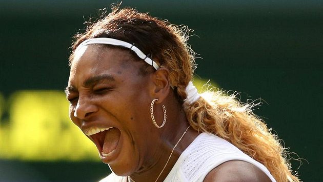 Serena Williamsová během prvního kola Wimbledonu, před jehož začátkem jí uniklo, že novou světovou jedničkou je Ashleigh Bartyová. Serena Williamsová během prvního kola Wimbledonu, před jehož začátkem jí uniklo, že novou světovou jedničkou je Ashleigh Bartyová.