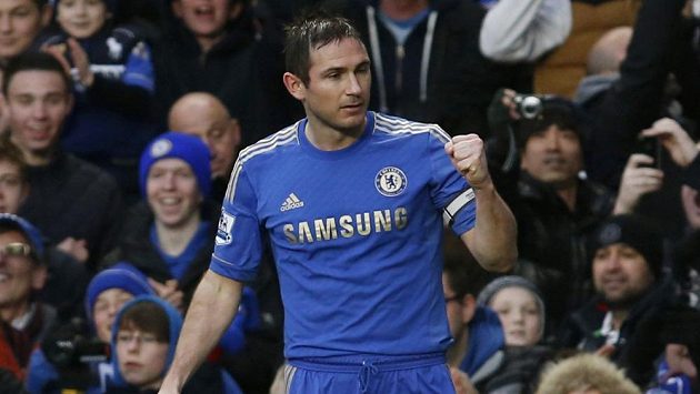 Kapitán Chelsea Frank Lampard se raduje ze své branky do sítě West Hamu. Kapitán Chelsea Frank Lampard se raduje ze své branky do sítě West Hamu.