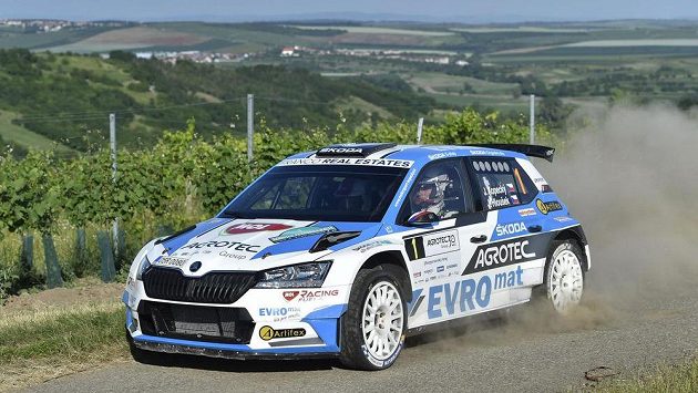 Agrotec Petronas Rally Hustopeče, na snímku posádka Jan Kopecký a Jan Hloušek. Agrotec Petronas Rally Hustopeče, na snímku posádka Jan Kopecký a Jan Hloušek.