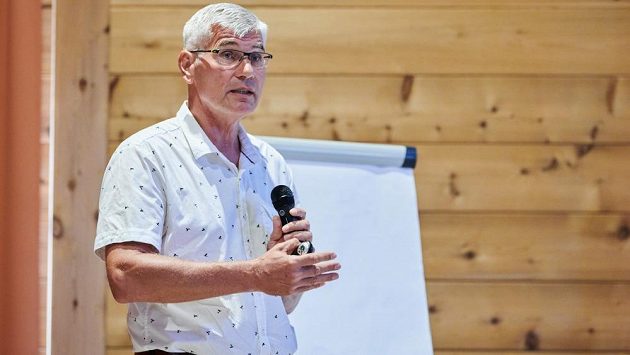 Vakcinolog a expert na cestovní medicínu Jiří Beran. Vakcinolog a expert na cestovní medicínu Jiří Beran.