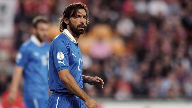 Italský záložník Andrea Pirlo. Italský záložník Andrea Pirlo.