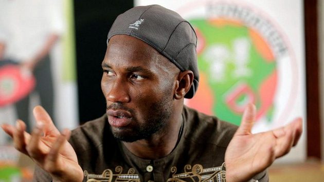 Didier Drogba na tiskové konferenci. Didier Drogba na tiskové konferenci.