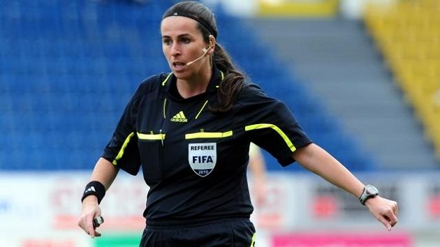 Šéfka komise rozhodčích Dagmar Damková ještě v dobách aktivní kariéry Šéfka komise rozhodčích Dagmar Damková ještě v dobách aktivní kariéry