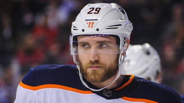 Útočník Edmontonu Leon Draisaitl je mezi třemi kandidáty na Ted Lindsay Award. Útočník Edmontonu Leon Draisaitl je mezi třemi kandidáty na Ted Lindsay Award.