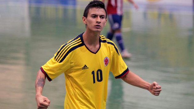 Futsalovou Spartu posílil kolumbijského míčového kouzelníka a kapitána tamní reprezentace. Rudý dres bude oblékat Angellot Caro. Futsalovou Spartu posílil kolumbijského míčového kouzelníka a kapitána tamní reprezentace. Rudý dres bude oblékat Angellot Caro.