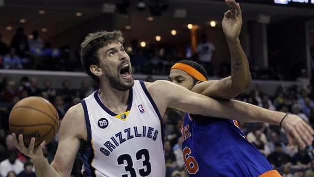 Nejlepším střelcem zápasu byl s 24 body memphiský Marc Gasol (vlevo). Nejlepším střelcem zápasu byl s 24 body memphiský Marc Gasol (vlevo).