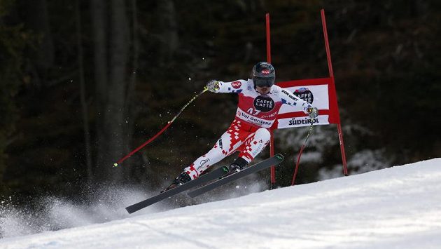 Ondřej Bank na trati sjezdu při závodě ve Val Gardeně. Ondřej Bank na trati sjezdu při závodě ve Val Gardeně.