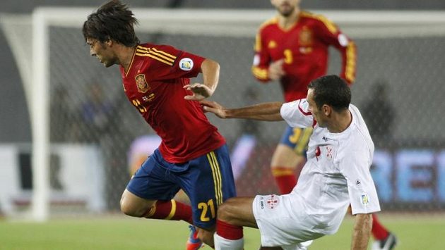 Španělský záložník David Silva během kvalifikačního utkání o postup na MS 2014 v Gruzii. Španělský záložník David Silva během kvalifikačního utkání o postup na MS 2014 v Gruzii.